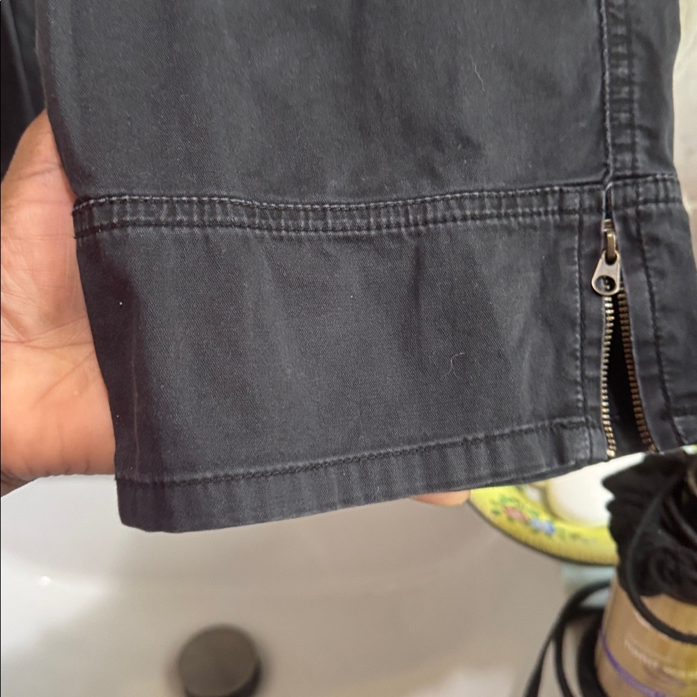 Personal identity capris - Picture 3 of 6